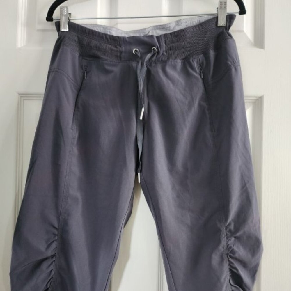 CALVIN KLEIN PERFORMANCE ELASTIC WAIST AND LEG CAPRIS